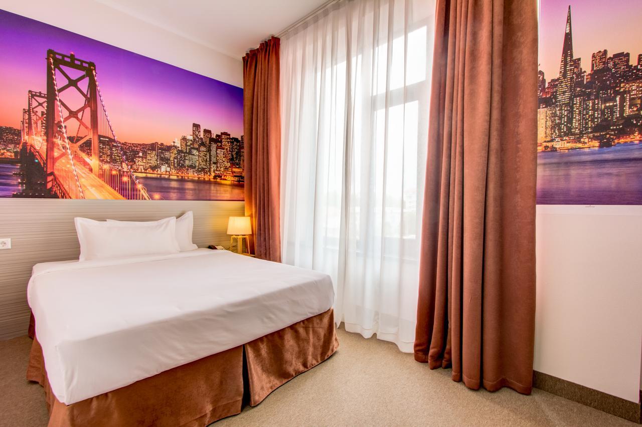 Hotel Bridges Bishkek Luaran gambar