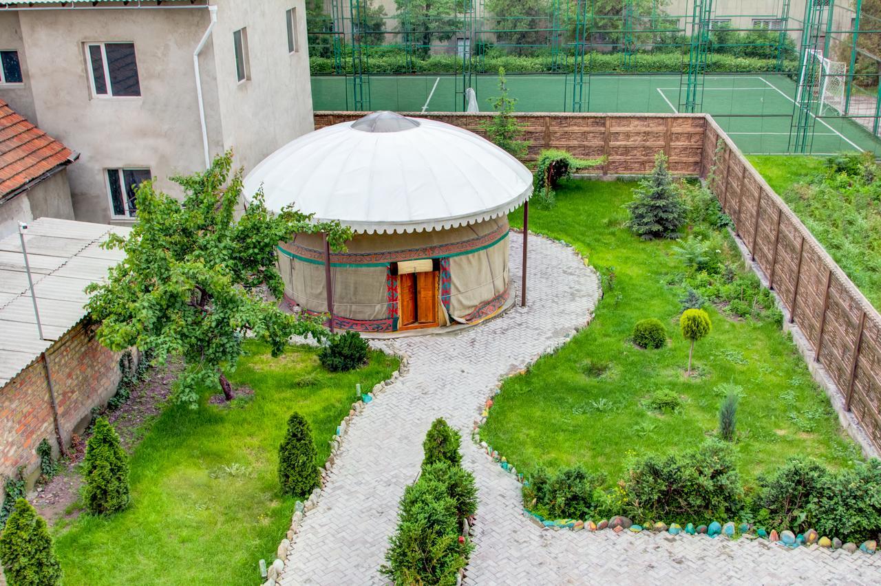 Hotel Bridges Bishkek Luaran gambar