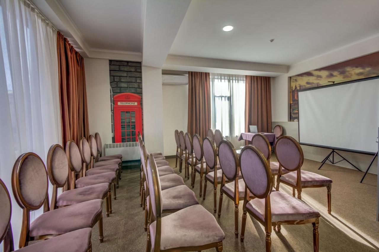 Hotel Bridges Bishkek Luaran gambar